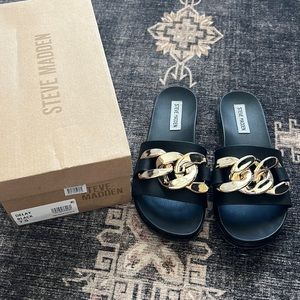 Steve Madden Delay sandal in black